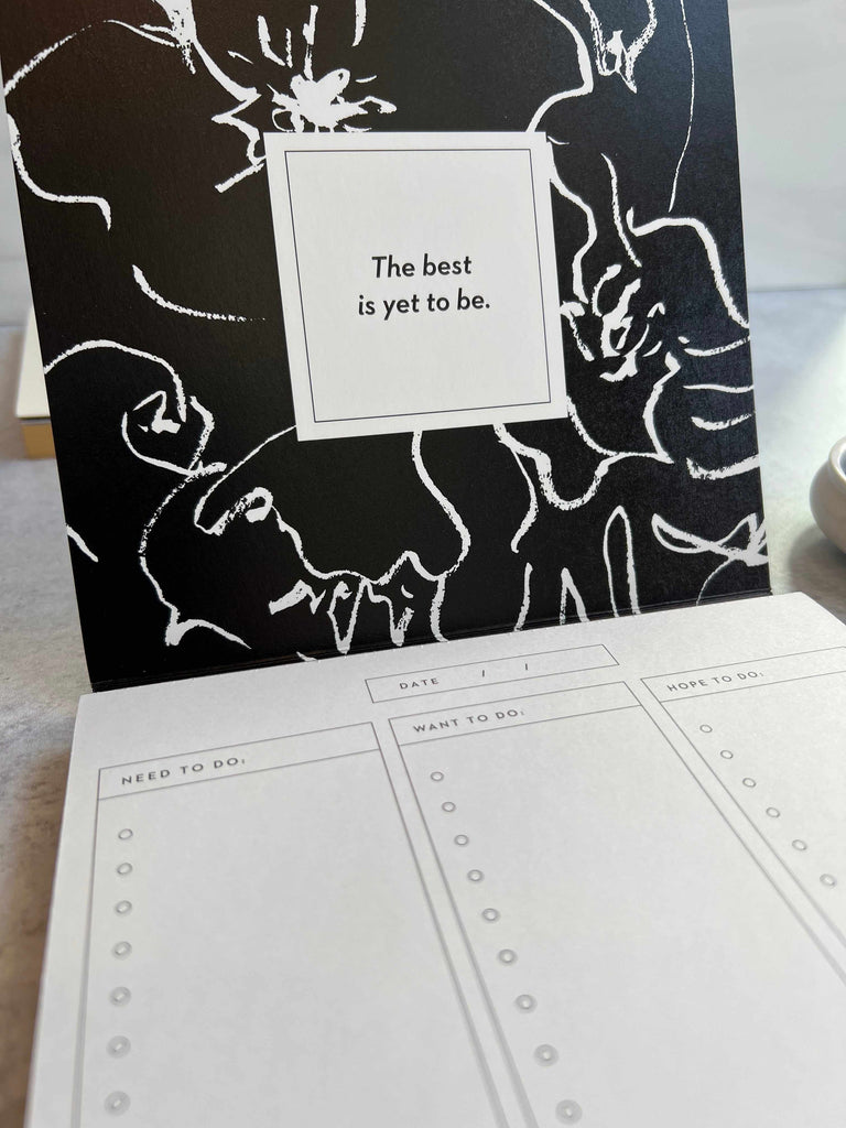 Open pad planner in black and white