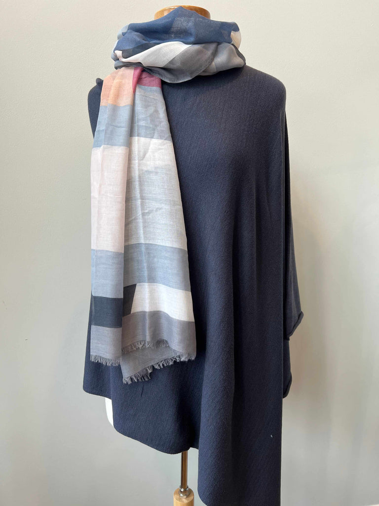 Geometric Grey Pastel scarf