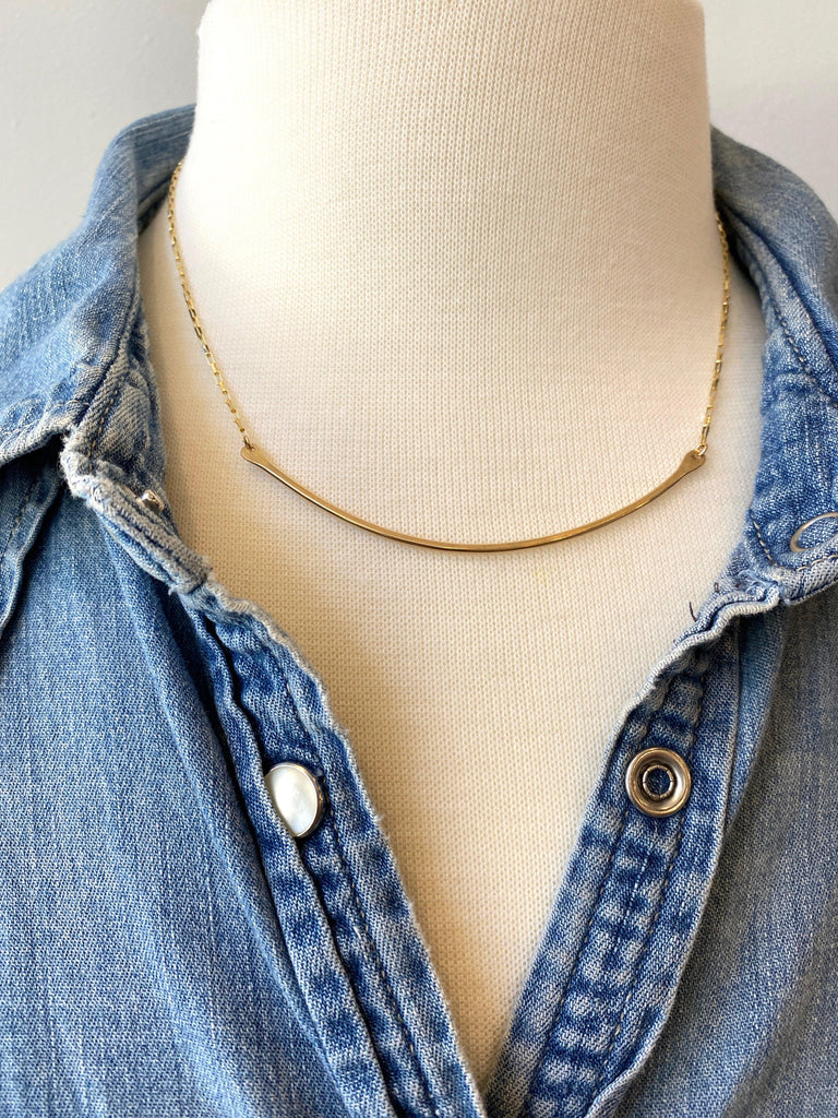 Horizon Short Necklace on Mannequin
