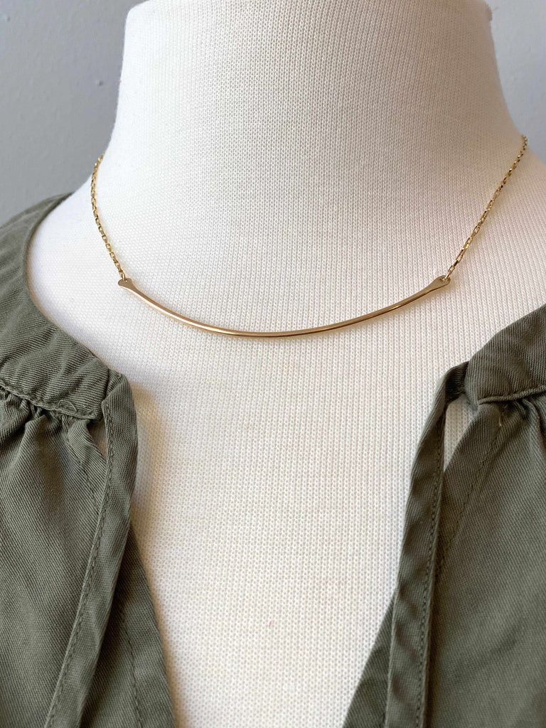 Mannequin wearing Horizon Necklace in Gold Fill