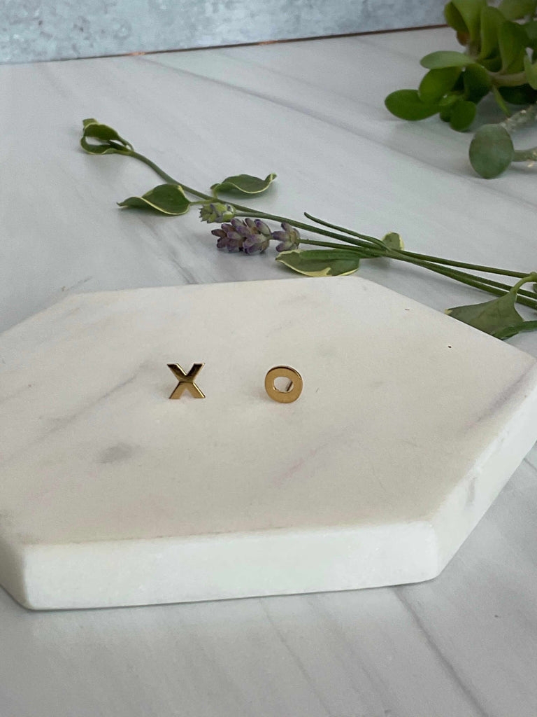 XO stud earring