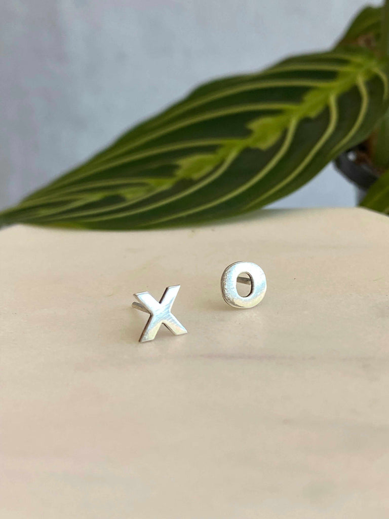 XO stud earrings in sterling silver